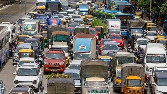 Fuel Ban For Old Vehicles In Delhi-NCR From November 1