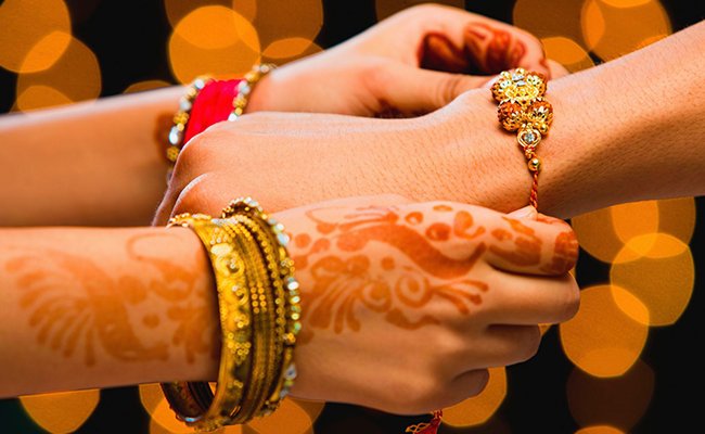 Who Should Not Tie Rakhi Even By Mistake: Know The Rules And Traditions