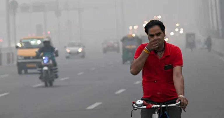 Delhi Chokes After Diwali: AQI Crosses 500, Health Emergency Looms