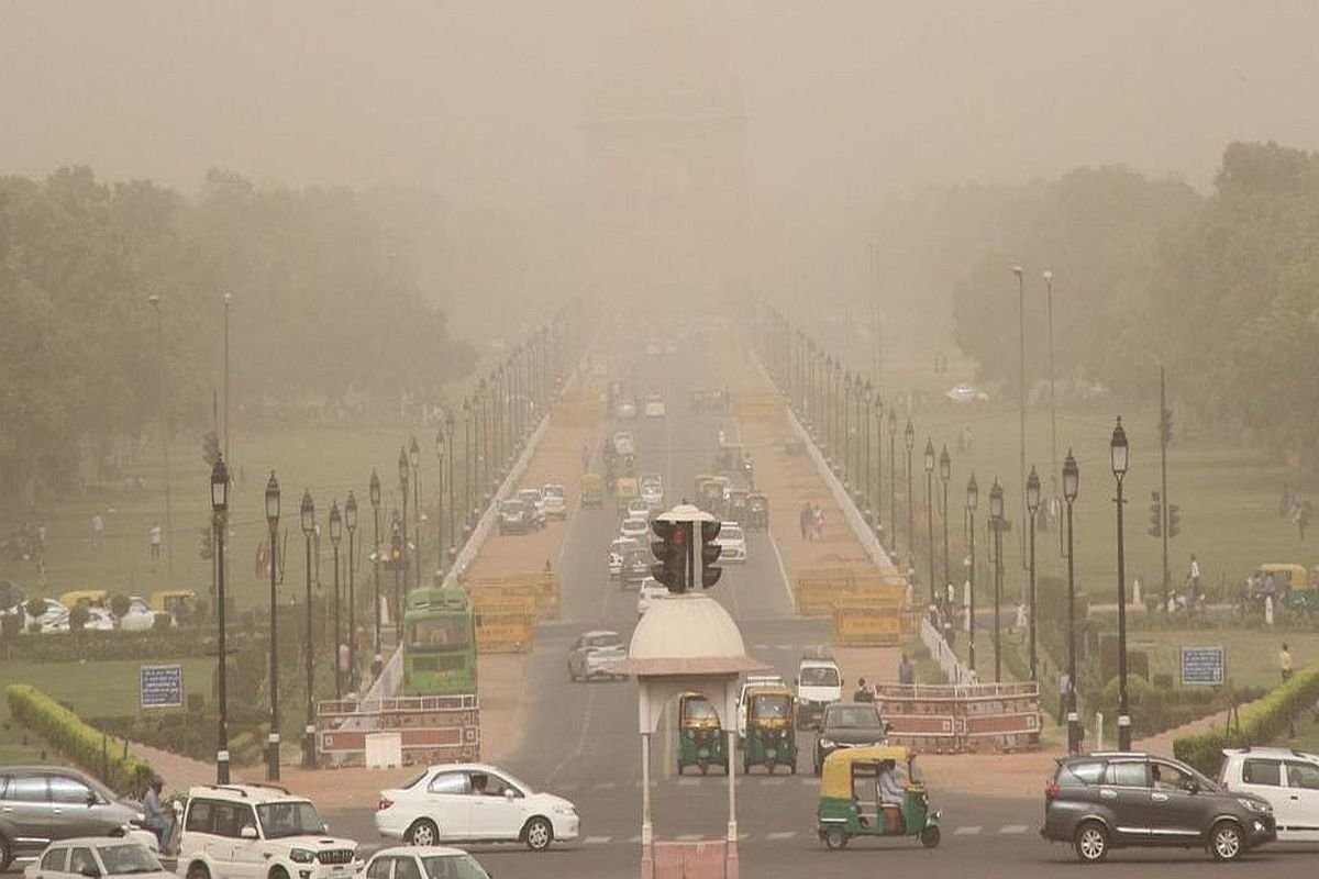 Delhi’s Air Quality Worsens Ahead of Diwali: 12 of 38 Stations Report ‘Very Poor’ AQI