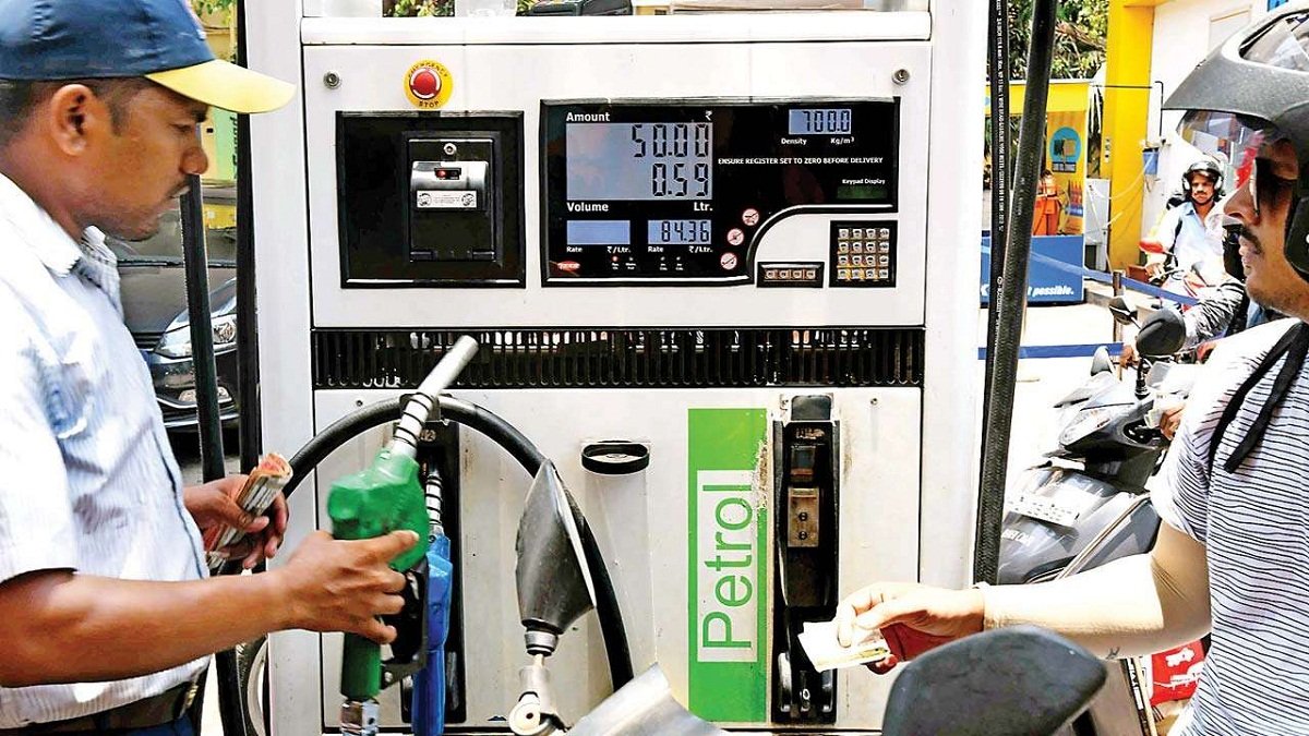 Cuttack Curfew : Petrol Pumps Remain Open In The City Despite Curfew, Students And Workers Can Enter By Showing ID Cards
