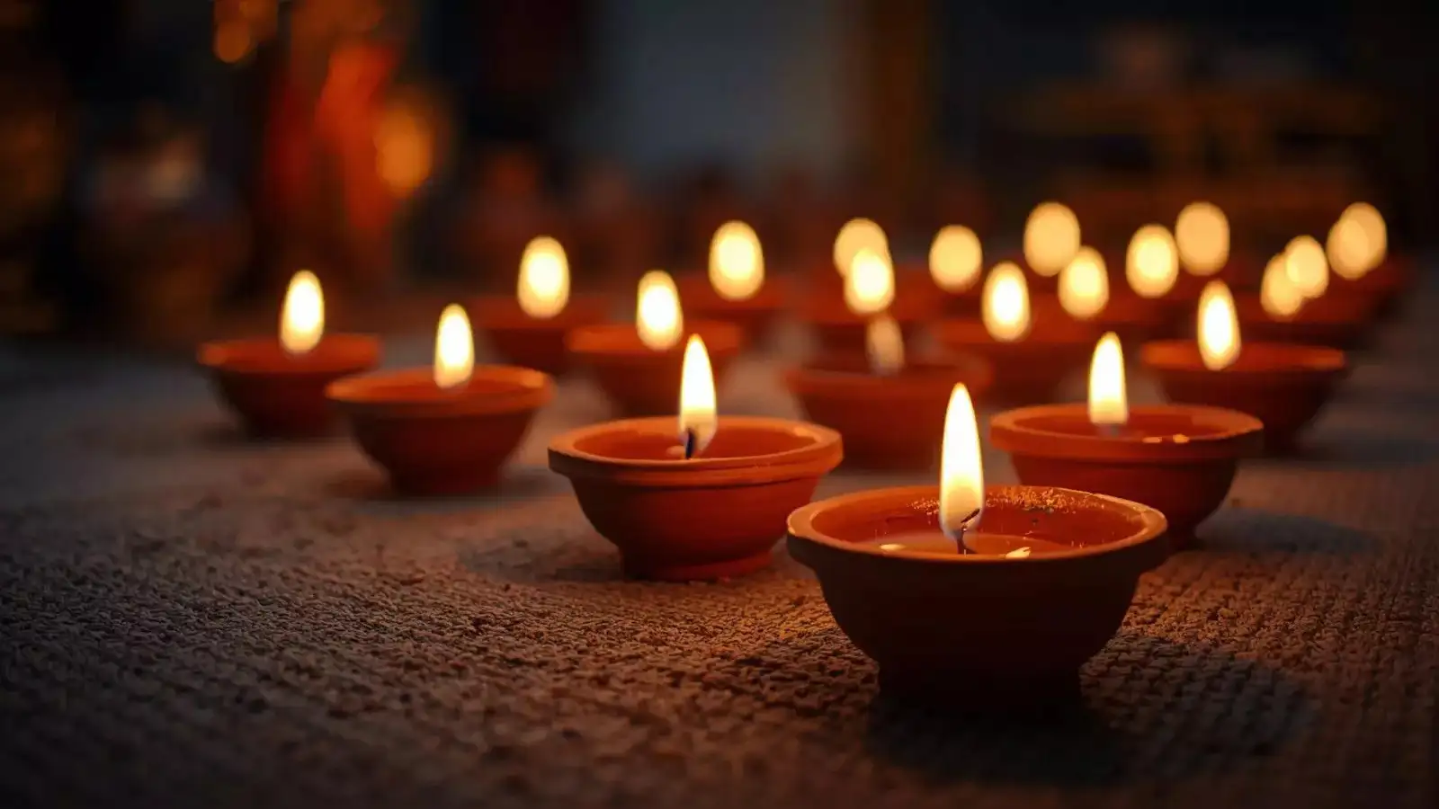 Chant These Powerful Mantras While Lighting Diyas to Attract Lakshmi’s Blessings