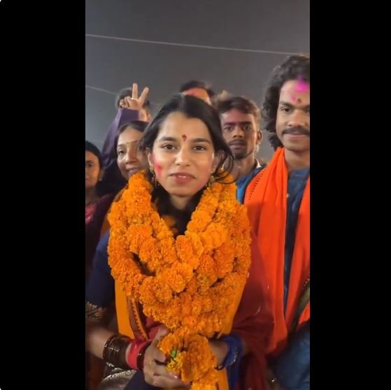 Bihar Elections : Maithili Thakur Shines Alone , Khesari And Ritesh Lose