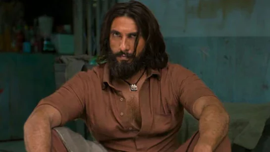 Box Office Collection: 200 Crore in Sight for ‘Dhurandhar’ as ‘Tere Ishq Mein’ Struggles to Stay Afloat