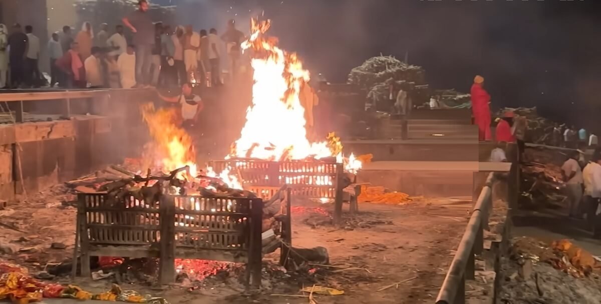 Garuda Purana: These 5 People Should Not Attend The Funeral, This Is Also Prohibited In Garuda Purana