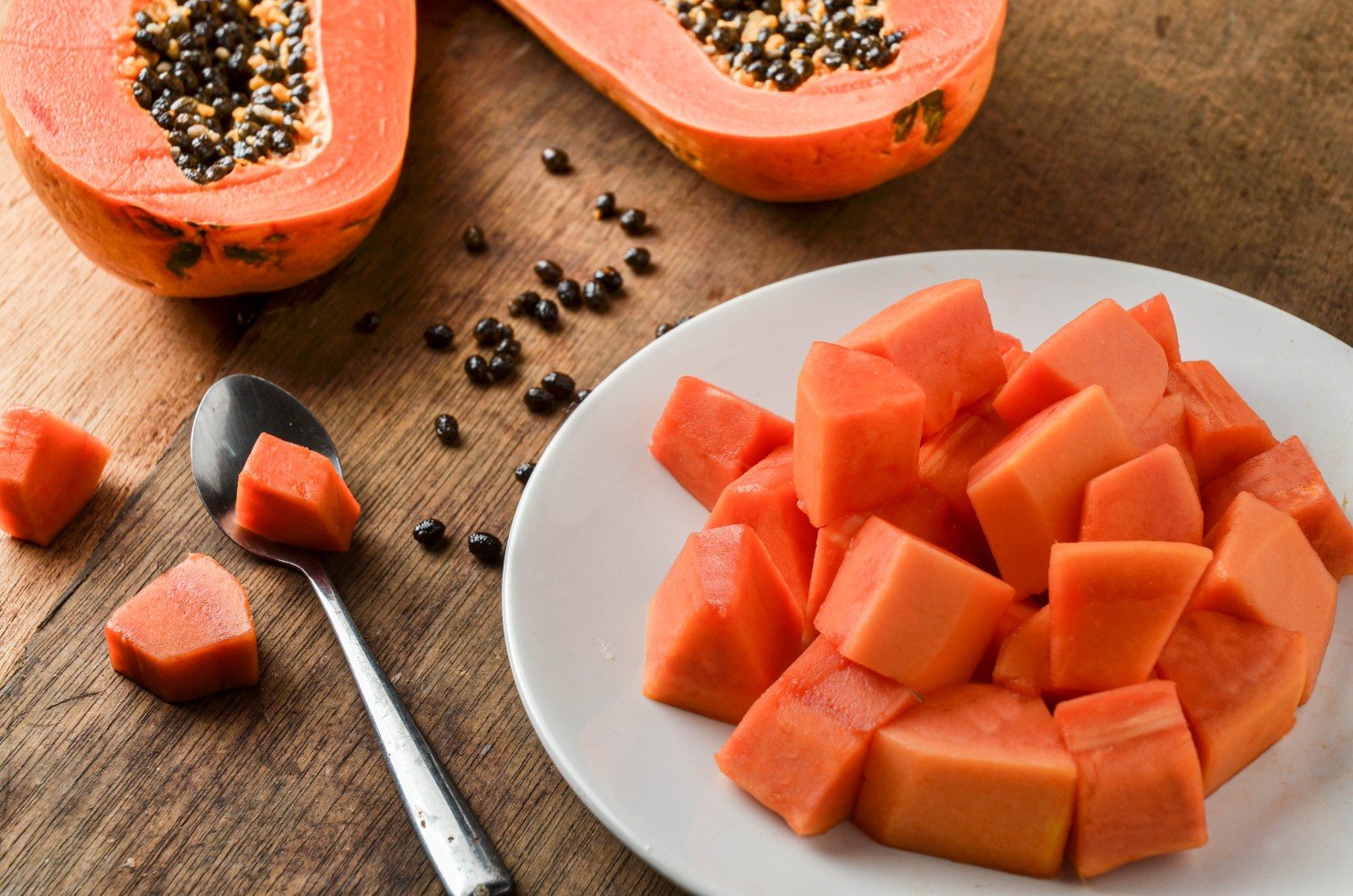 Health Benefits Of Eating Papaya on an Empty Stomach: Help In digestive system clean