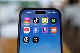 Minors Will Not Be Able To Use Instagram And Facebook In India ! Government Is Making A New Plan