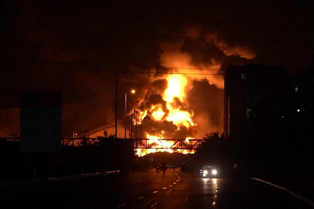 Israel Strikes Fuel Depots in Tehran, Fires and Smoke Spread Across the City