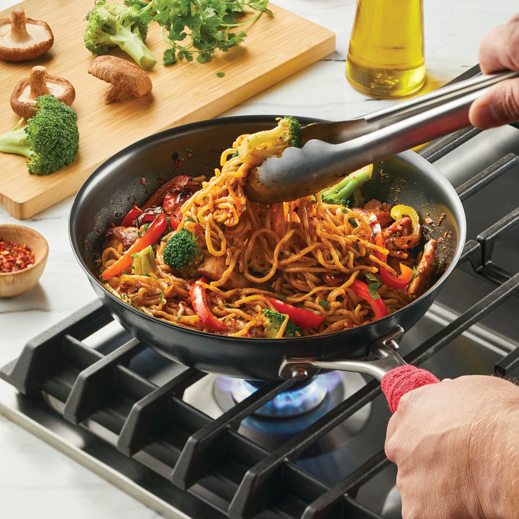 Health Benefits Of Use an Iron Pan for Cooking: help improve iron levels