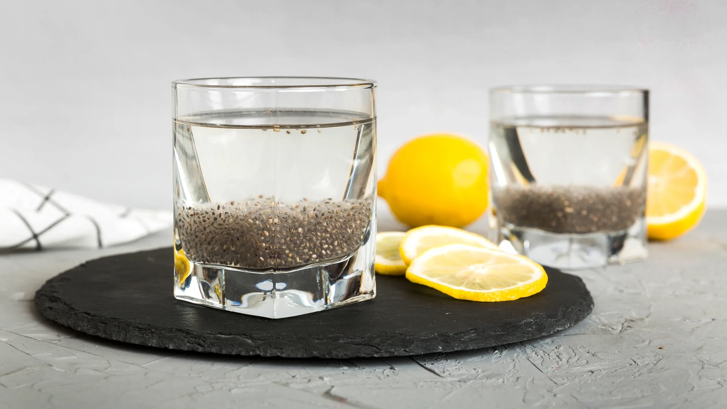 Health Benefits of Drinking Lemon and Chia Seeds Daily