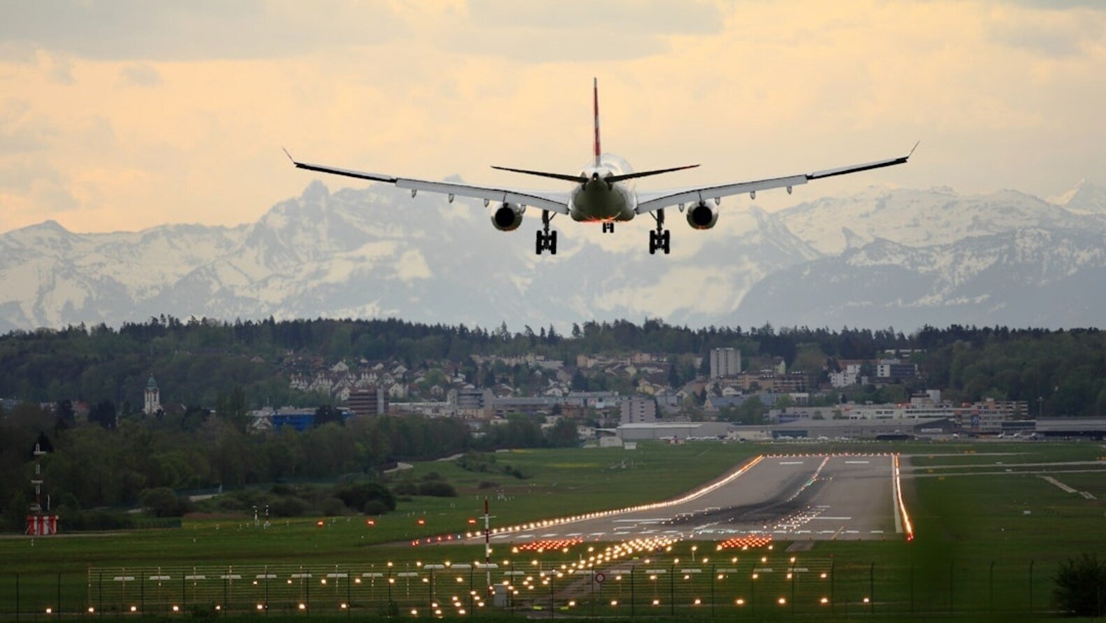 DGCA Advises Indian Airlines to Avoid 11 Middle East Airspaces