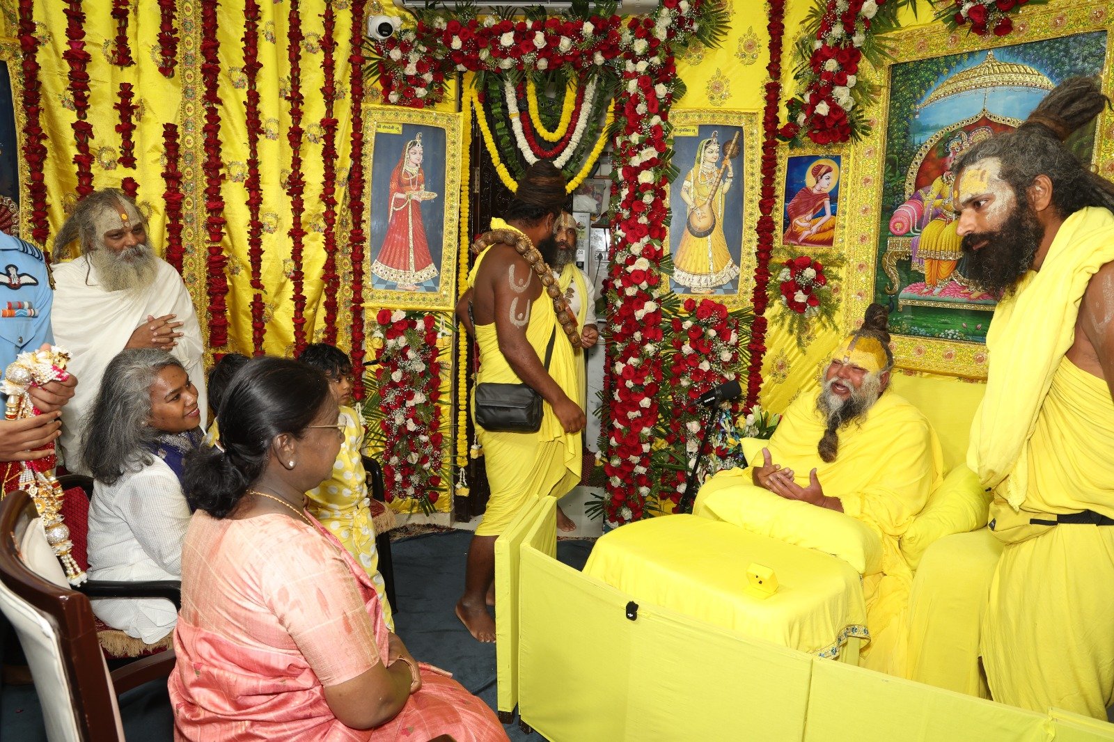 President Murmu Meets Saint Premananda Maharaj During Mathura Visit