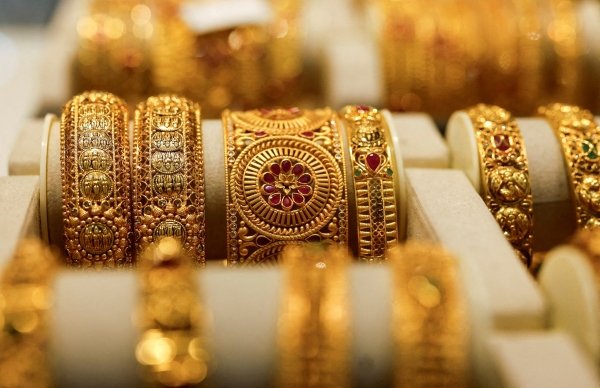 Gold prices fall amid United States–Iran tensions