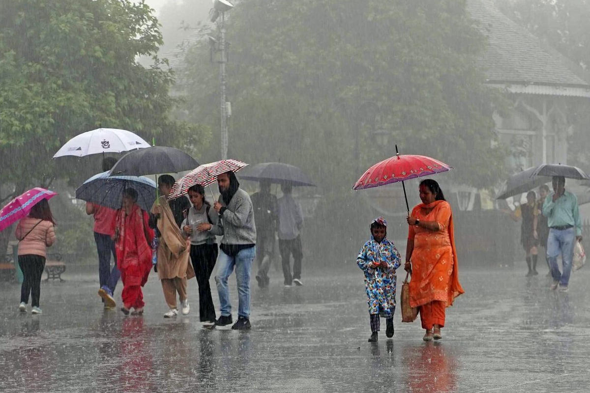 IMD Issues Rain and Thunderstorm Alert for 13 States Till May 15
