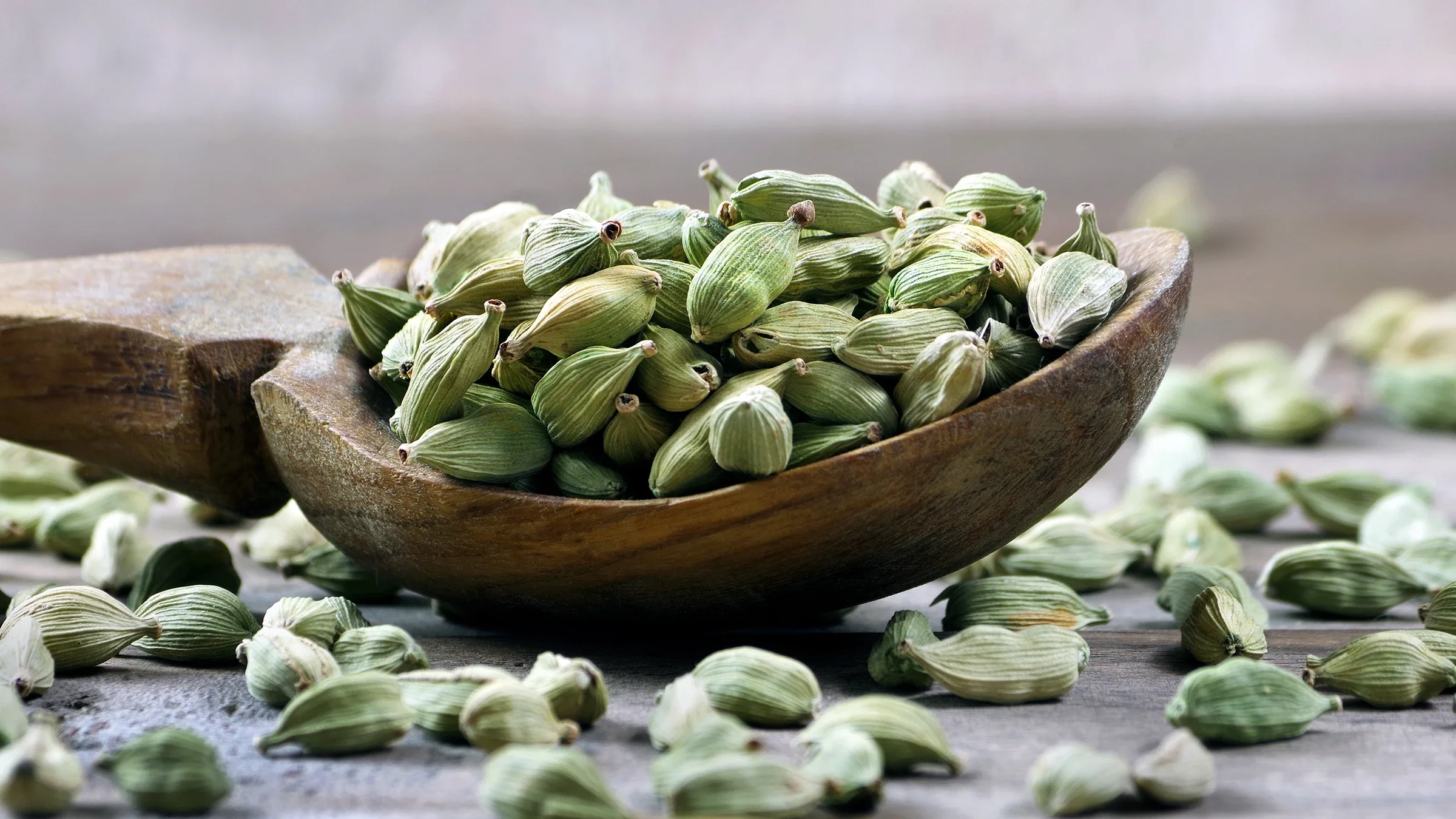 Health Benefits Of Eating One Cardamom Before Bed for 15 Days