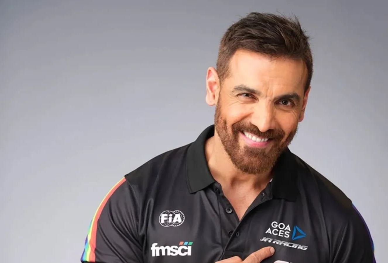 John Abraham becomes co-owner of Rotterdam Dockers