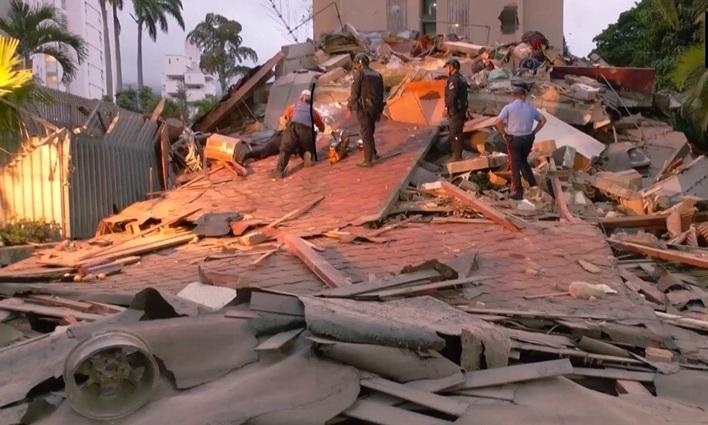 Twin earthquakes hit Venezuela, schools, airport shut